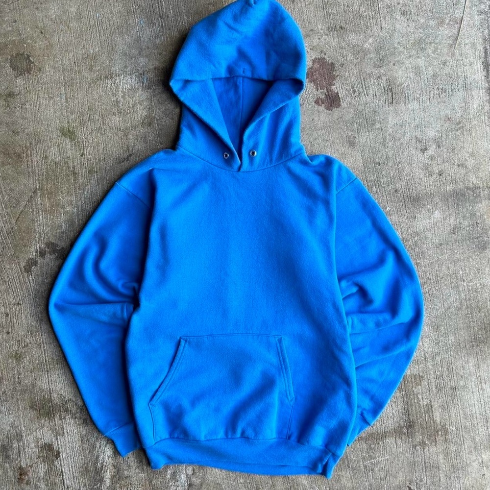 Vintage Y2K blue  hoodie 
Size is large measurement are 23 x 24